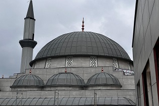 AYAZMA CAMİİ VE KÜLLİYESİ KÂĞITHANE’YE DEĞER KATIYOR